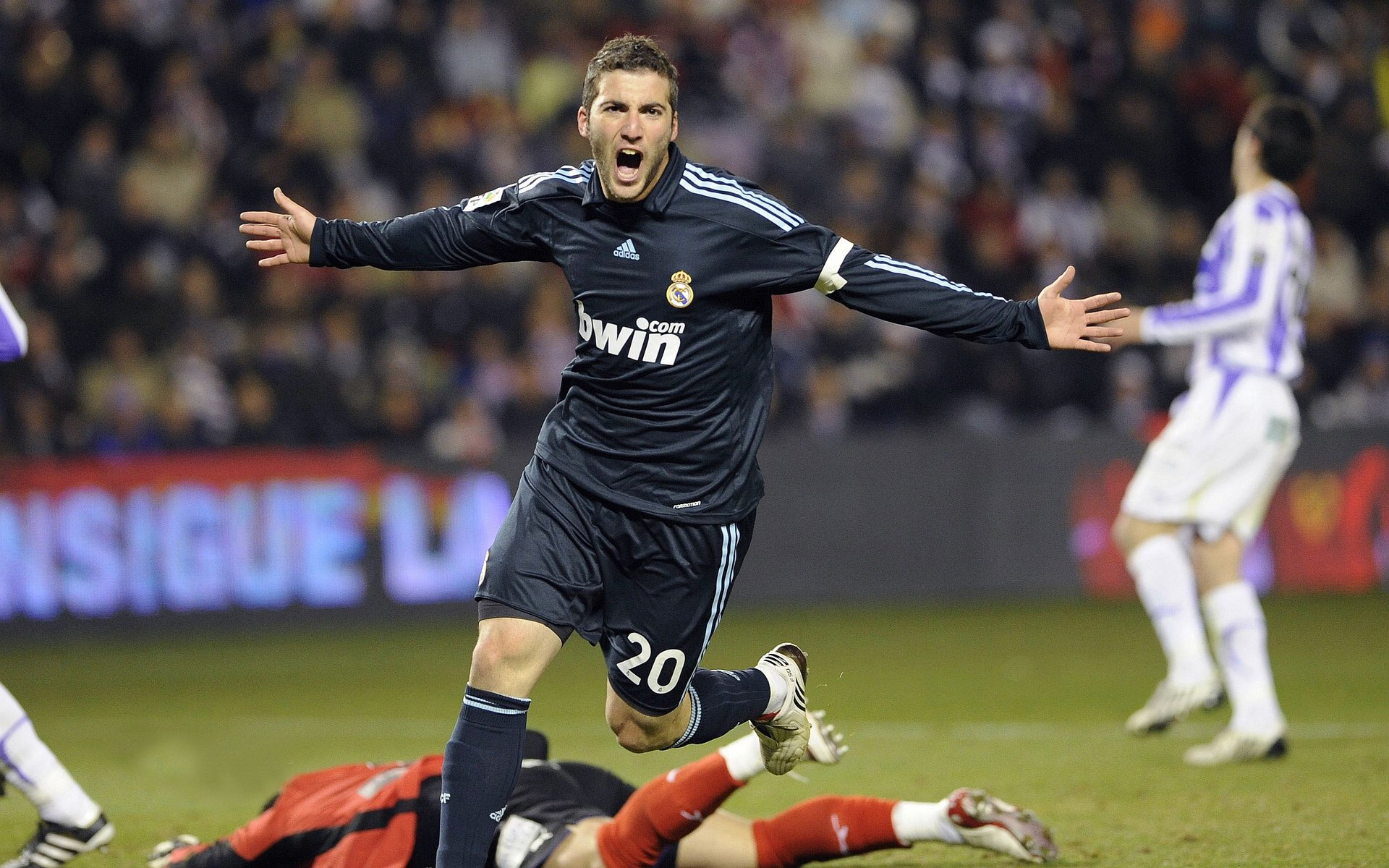 意甲冲刺：那不勒斯一飞冲天，稳居积分榜首，意甲那不勒斯对国米