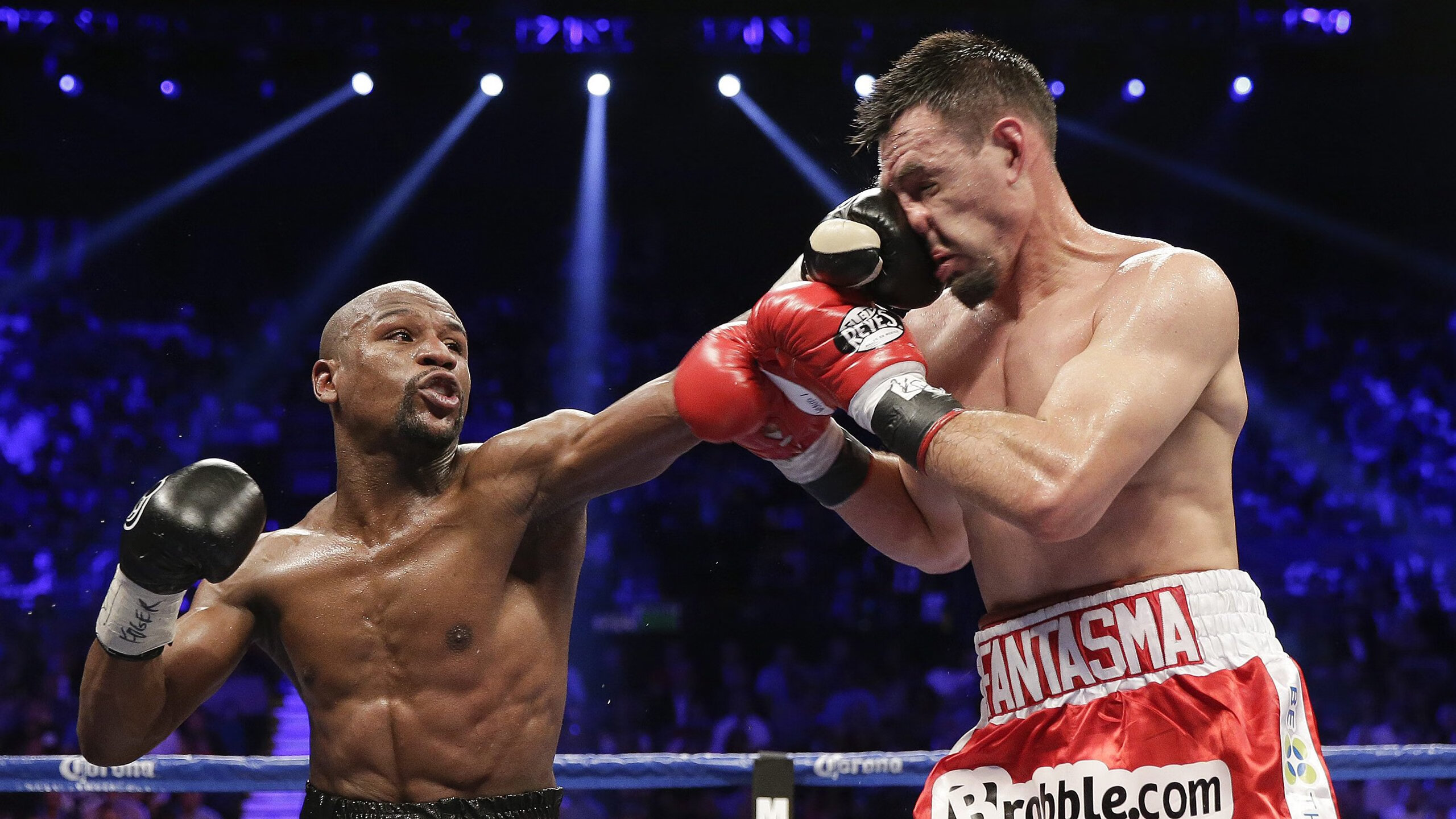 欧冠“星光熠熠”：年度最佳球员是谁？，欧冠最佳阵容颁奖